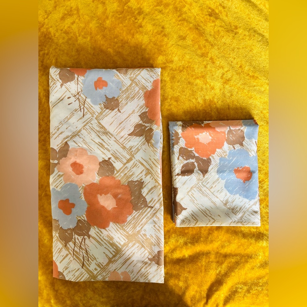 VINTAGE 70s Tastemaker Floral Twin Fitted Sheet + Pillowcase
